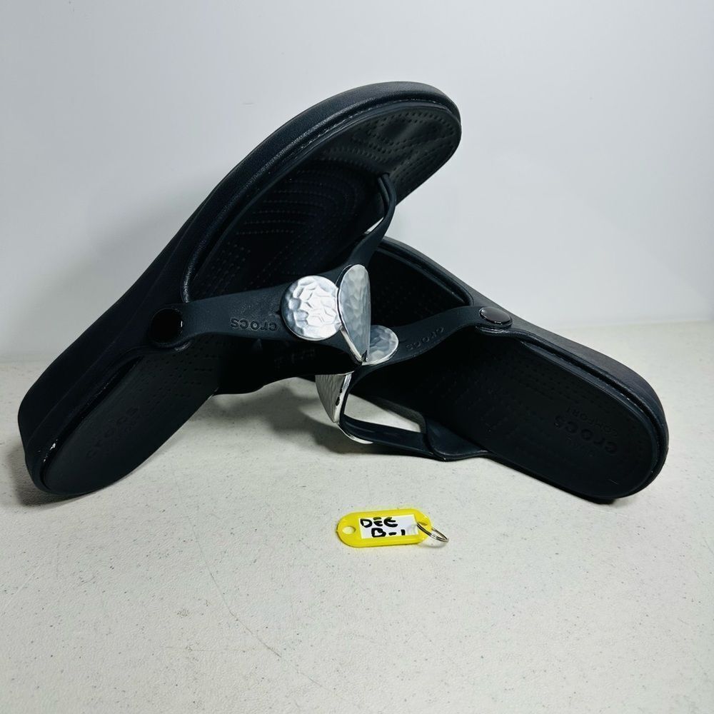 Crocs Womens Size 11 Sanrah Black Triple Silver Hammered Circle Comfort Sandals